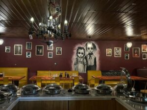 4.Hautnted Restaurant